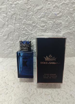Чоловічий парфум k by dolce&gabbana eau de parfum із зображенням корони та назвою бренду.