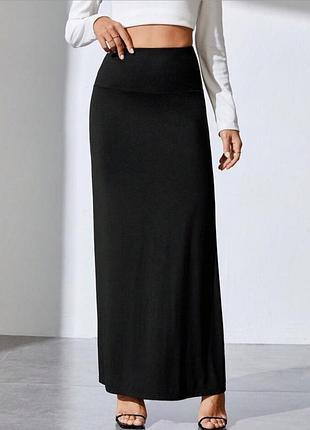Черная длинная юбка макси прямого кроя от бренда shein.