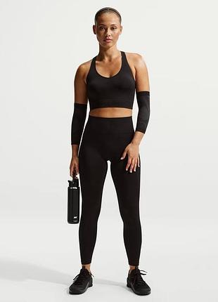 Жіночий безшовний комплект кроп топ + легінси nike pro оригінал з нових колекцій.