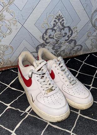 Кросівки nike air force 1 білі з червоним