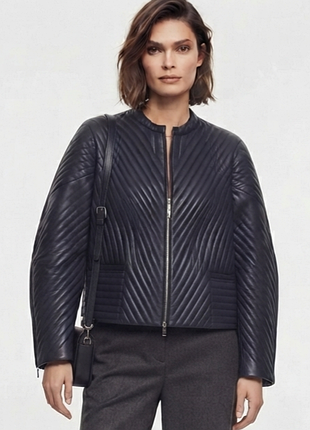 Шкіряна куртка,преміального бренду vince camuto , розмір s,нова.