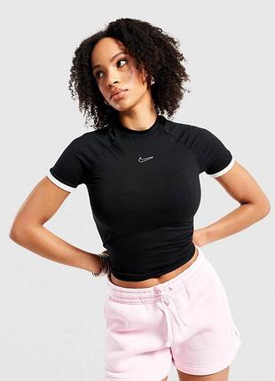 Жіноча футболка nike оригінал з нових колекцій.
