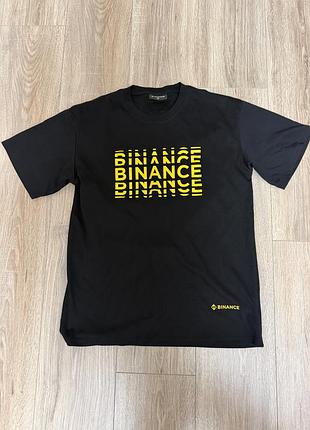 Футболка чоловіча binance чорна з написом