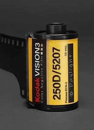 Kodak vision3 250d (5207) / фотопленка 250 iso / 36 кадров