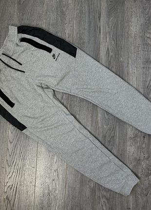 Спортивные штаны nike