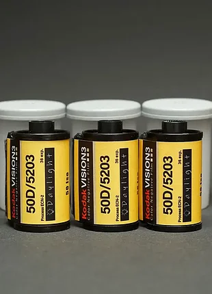 Свежая пленка kodak vision3 50d / 50 iso / фотопленка х3 штуки!