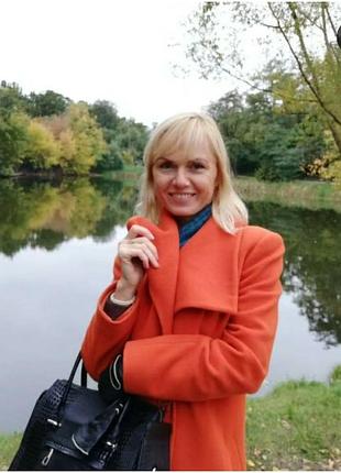 Пальто жіноче демісезонне помаранчеве, розмір 44