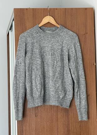 Жіночий пухнастий светр з альпаки zara