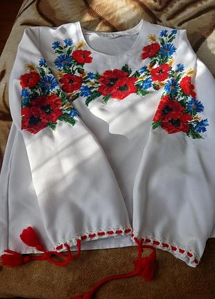 Вишиванка жіноча біла з бісерною вишивкою, ручна робота