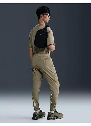 Штани чоловічі nike sportswear air run olive hm0189-276