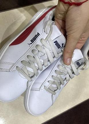 Кросівки для хлопчика puma, білі, 38 розмір, шкіряні. є нюанс
