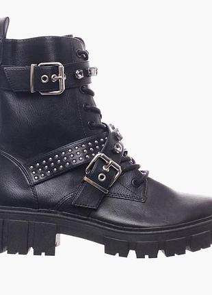 Черевики stradivarius 5