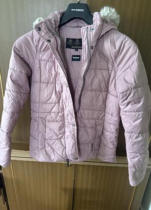 Жіноча куртка barbour рожева xs–s, утеплена, з капюшоном