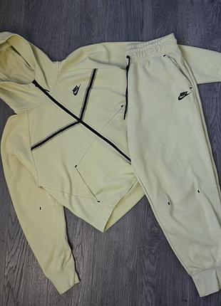 Костюм nike tech fleece