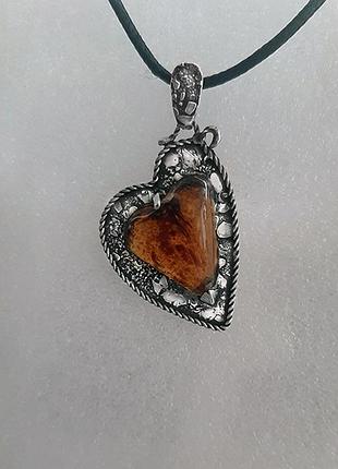 Серебряный авторский кулон с доминиканским янтарем