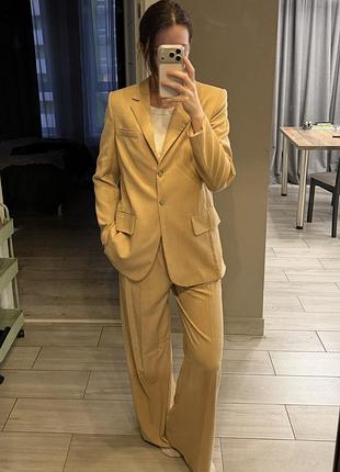 Жіночий брючний костюм zara пісочно-бежевий