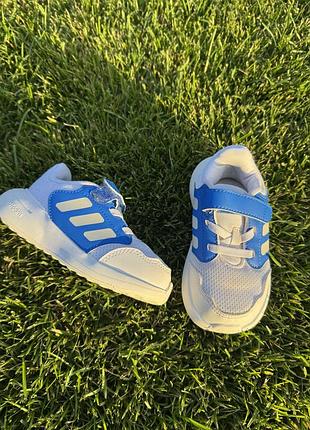 Кроссовки adidas