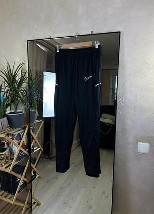 Технологічні спортивні штани nike dri-fit з блискавками
