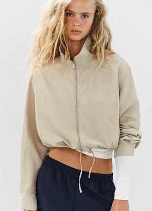 Вкорочена бежева куртка технічна тканина zara new