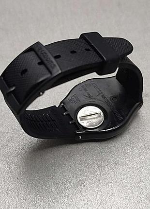 Наручные часы б/у swatch sir red gb753 3