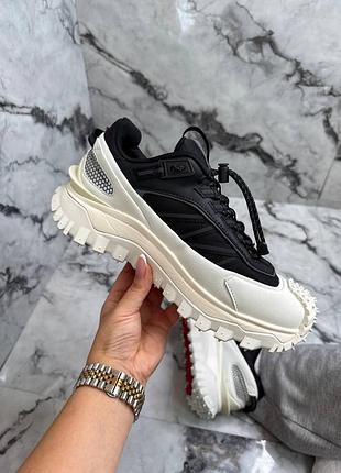 Moncler trailgrip gore-tex white black👟