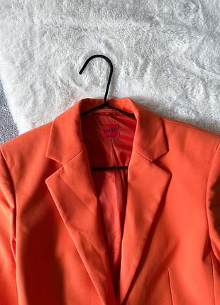 Яскравий піджак hugo boss 4