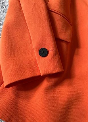 Яскравий піджак hugo boss 5