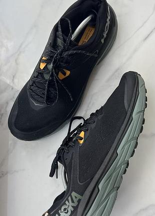 Кросівки hoka