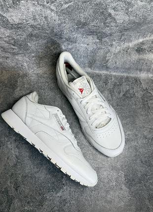 Шкіряні білі кросівки reebok classic leather (білосніжні / white)