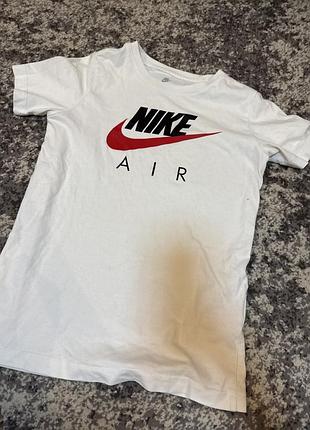 Футболка чоловіча nike біла з принтом