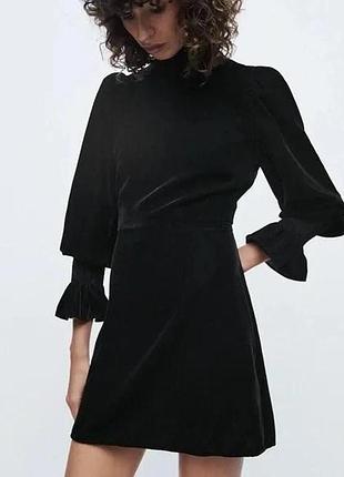Коротка жіноча сукня zara чорна оксамитова з довгим рукавом