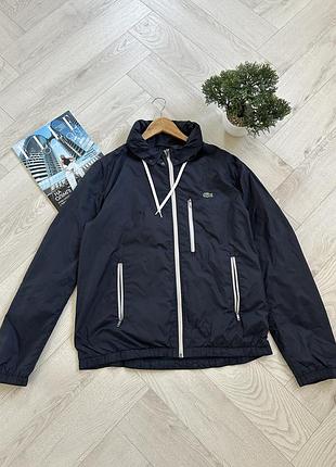 Красива вітровка lacoste