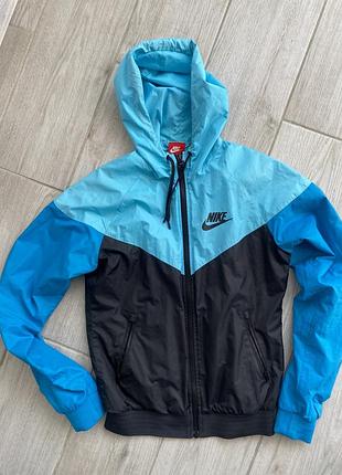 Вітровка жіноча nike блакитна з чорним