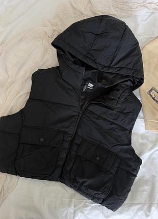 Жіноча вкорочена жилетка h&m чорна