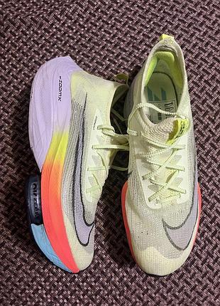 Кросівки чоловічі nike zoomx invincible run flyknit 3 різнокольорові 29-29,5 см