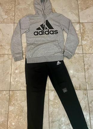 Спортивний костюм для хлопців adidas, сірий худі та чорні штани