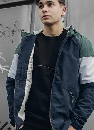 Вітровка staff 5