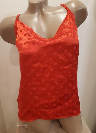Красная маечка