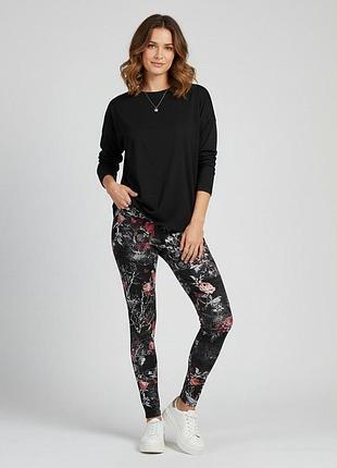 Жіночі легінси calzedonia 1/2(xs-s) чорні з квітковим принтом