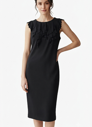 Роскошное черное платье-футляр, люксовго итальянского бренда red valentino (оригинал),размер s.,может быть на xs, присмотритесь за замерами