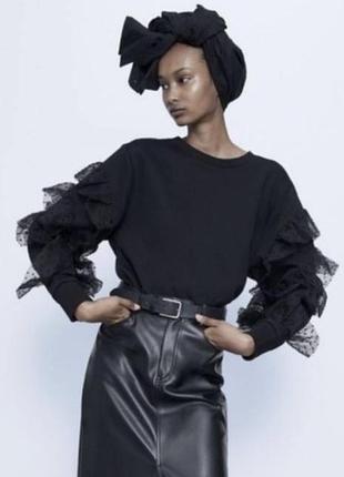 Светр жіночий zara чорний вільного крою з рюшами на рукавах, розмір 44-48