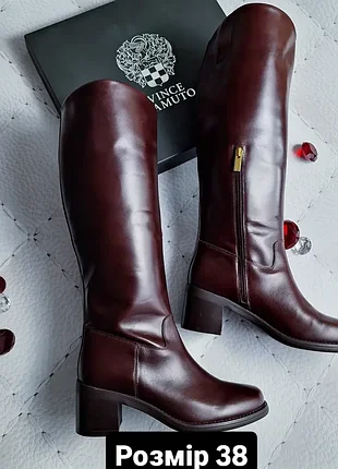 Vince camuto оригінал коричневі бордові шкіряні чоботи на невисоких підборах