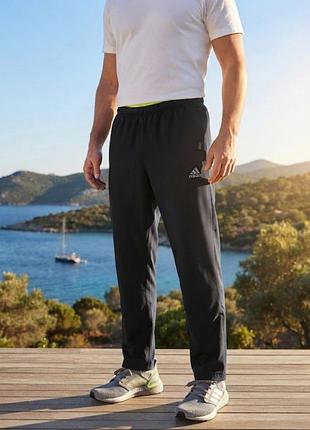 Спортивные штаны adidas, р. м