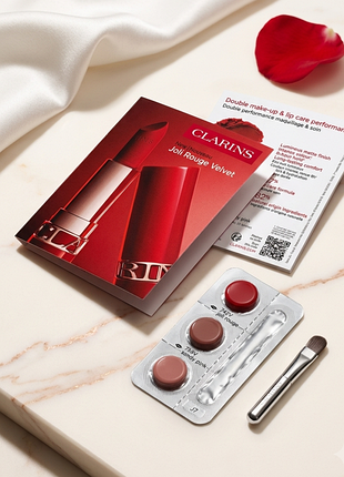Clarins joli rouge velvet lipstick - помада с маслом
ши, маслом подсолнечника и экстрактом солероса, 3 образца по 0.2 г;