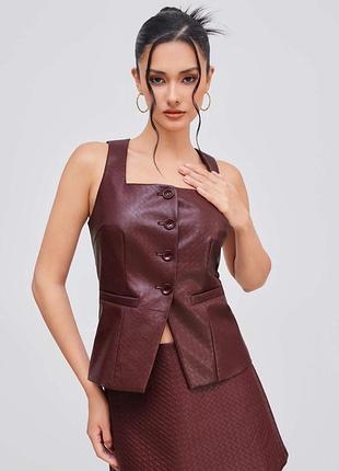 Жилет из кожзама 6