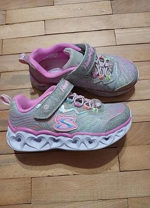 Легкие кроссовки skechers heart lights при ходьбе светятся