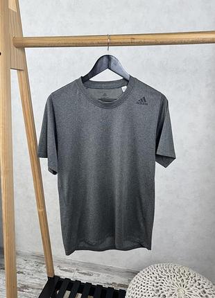Футболка adidas
