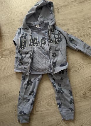 Костюм та комплект для дівчаток gap сірий з квітковим принтом на 4 роки