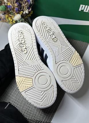 Оригінальні кросівки adidas 3