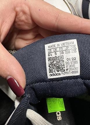 Оригінальні кросівки adidas 4